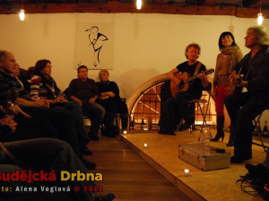 Koncert Žalmana: Víno a dobří lidé jsou krásná inspirace
