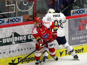 Milan Gulaš uniká Michalovi Pavlů