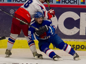 Daniel Mikeš (vlevo) v souboji s Matušíkem