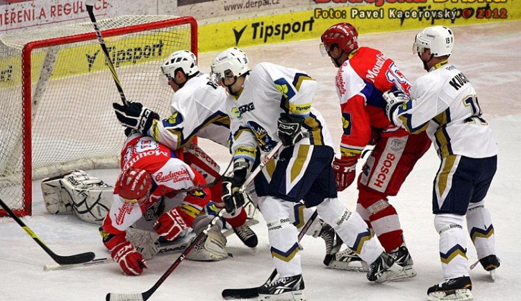 Kladenská obrana dělala před Cháberou pořádek. To schytal Tomáš Mertl