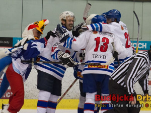 Táborská radost po vstřelení sedmé branky