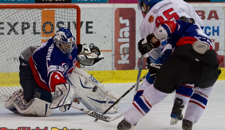 Potřetí proti Kučerovi Matušík opět neuspěl, byl faulován a jel druhé trestné střílení