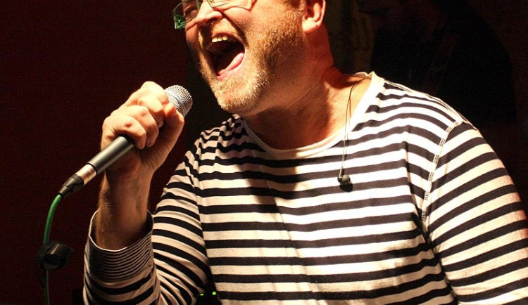 Frontman HE bandu Jirka Hebík