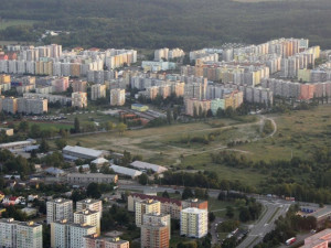 Zmizí čtyřdvorská kasárna z mapy Budějc?