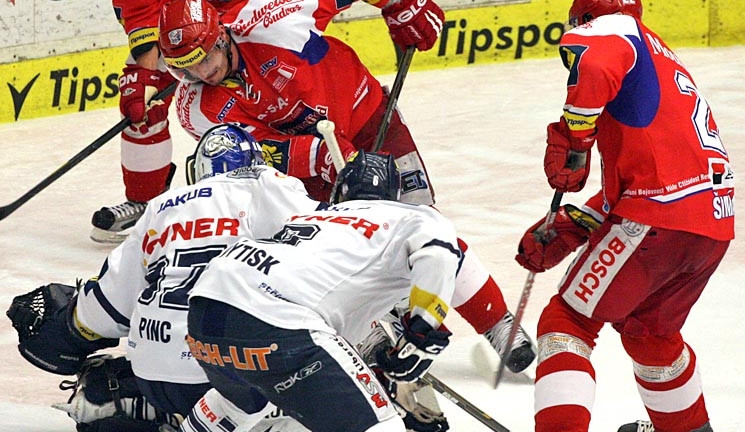 Kotalík v této šanci Pince nepřekonal