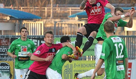 V tomto vzdušném souboji byl nejvýše Jakub Řezníček