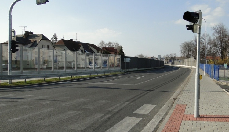 Zanádražní komunikace