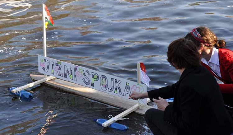 Vyprovoďme Jižní spojku po vodě k vodě