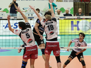 Blok Havrlíka a Kriška proti smeči Fily