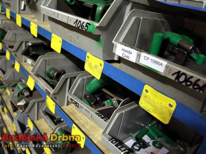 Sklad Constructu disponuje šestnácti sty různými modely zámků na řadící páku