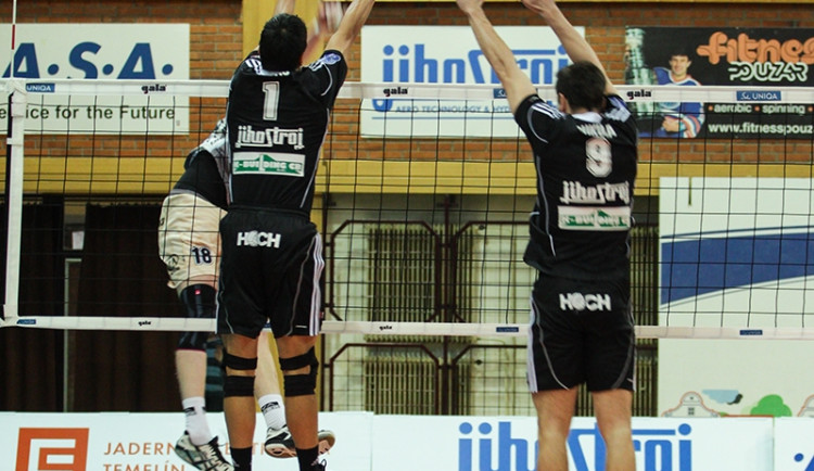 Andy Rojas a Michal Sukuba na bloku