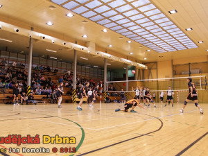 Na rozhodující zápas se přišlo podívat hodně příznivců obou týmů