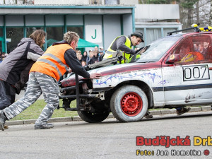 Tam kde nebyl potřeba odtah, pomohli organizátoři a kamarádi