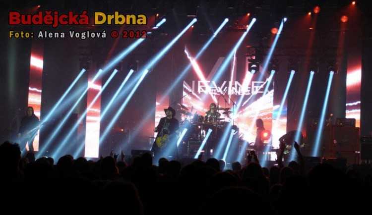 Koncert kapely Wanastowi Vjecy v Budějcích