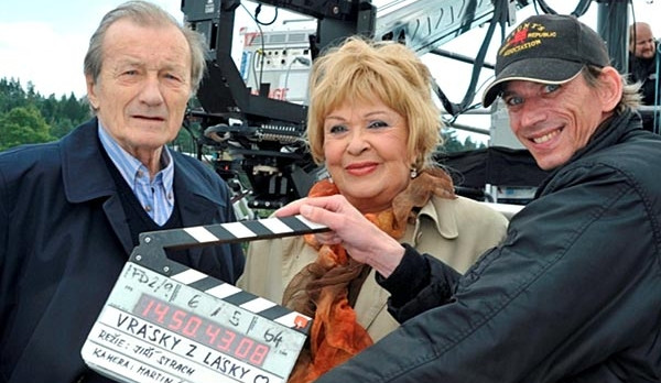 Režisér filmu Vrásky z lásky Jiří Strach spolu s Radoslavem Brzobohatým a Jiřinou Bohdalovou