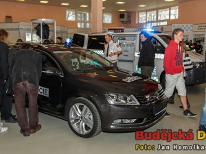 Policie ČR si pro návštěvníky připravila ukázku svého vybavení, ale také vozů VW Passat