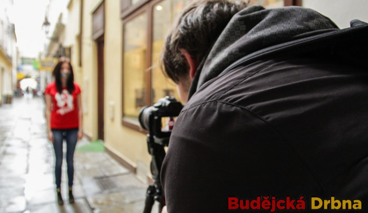 Kameraman Martin Boška při natáčení