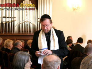 Místo svatebních zazněly na radnici židovské písně
