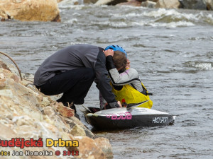 Hned po dojetí se Štěpánka Hilgertová radovala z postupu na olympiádu se svým mužem a zároveň trenérem Lubošem Hilgertem starším