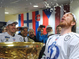 Hokejista Filip Novák: Za titul dostal lahví do hlavy