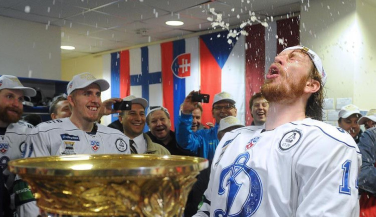 Filip Novák slaví titul mistra ruské KHL