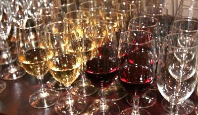 Opilá žena nezamkla svůj obchod, potom napadala strážníky
