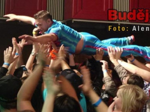 Rupperta povozili fanoušci na rukou