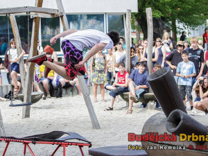 Freerunové představení Budweis jumpers