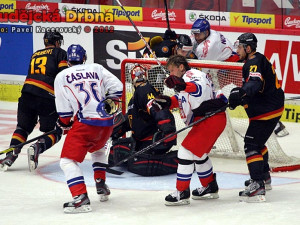 Po zákroku Lavalleeho ztratil Petr Tenkrát helmu