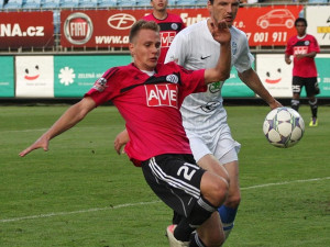František Němec před Adrianem Rolkem