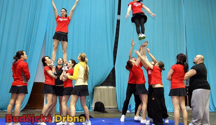 Trénování stavění pyramid