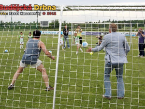 Nebezpečný projektil míří na Luďka Sobotu