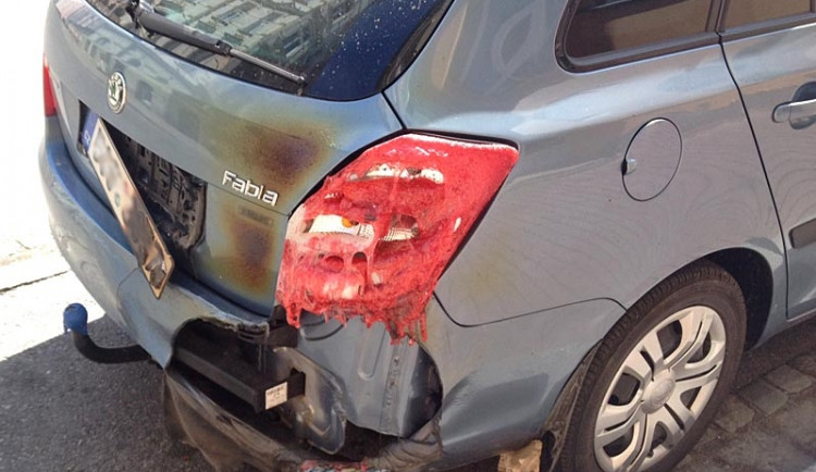 Na Škodě Fabia vznikla škoda ve výši 50 tisíc korun