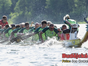 Závody dračích lodí na Lipně