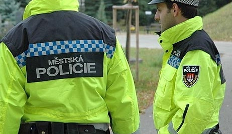 Strážníci úspěšně resuscitovali bezvládného muže