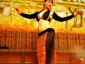 Nádherné vystoupení Wardy, která do tance zapojila i divadlo, ohromilo příchozí diváky