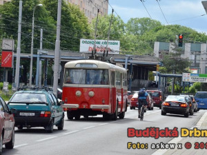 Po Budějcích na Den dětí jezdil starý trolejbus Škoda 9Tr a autobus Škoda 706 RTO