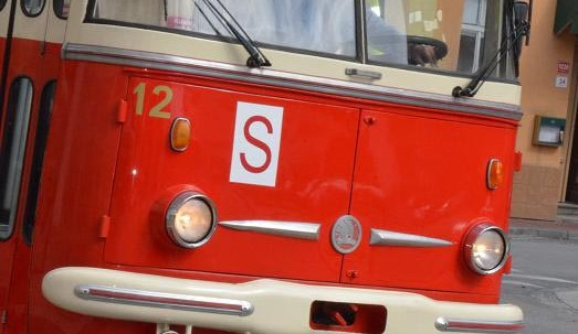 Po Budějcích na Den dětí jezdil starý trolejbus Škoda 9Tr a autobus Škoda 706 RTO
