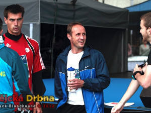 Štafeta českobudějovického Dynama. Na snímku druhý zleva Kamil Tobiáš, vedle něj Jiří Povišer