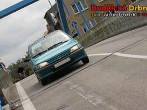 Po Modrém mostě opět můžou jezdit osobní automobily