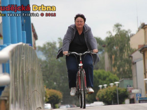 Po Modrém mostě opět můžou jezdit osobní automobily