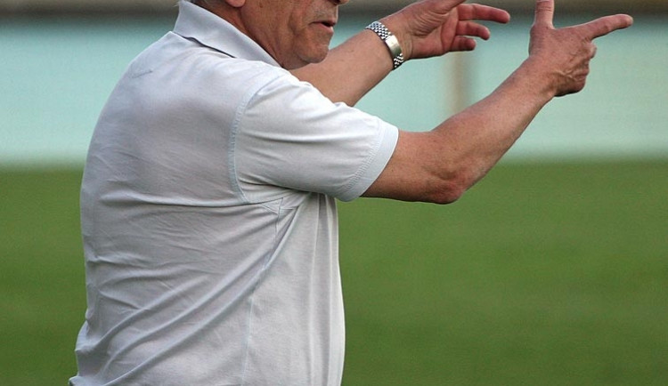 František Cipro, kormidelník Dynama České Budějovice, začal se svým týmem letní přípravu
