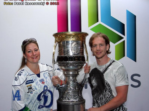 Filip neodmítl společnou fotku se žádným z fanoušků ani fanynek