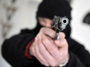 Policisté zadrželi kolegu, který v pátek vydíral podnikatele