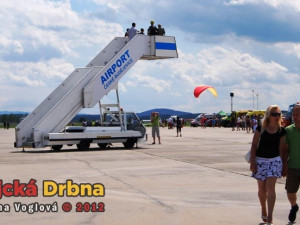 Už jen letadlo a můžete letět