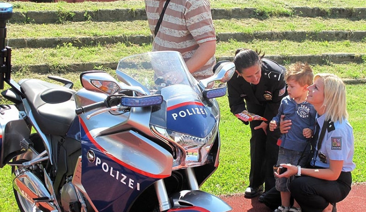 Den policie dětem