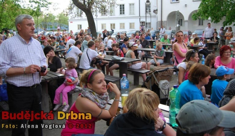 Letní scéna Slavie