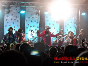 Tři sestry rozjíždí show na Holkově