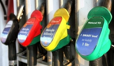 Řidič náklaďáku nakradl naftu za 115 tisíc korun
