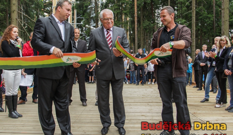 Prezident slavnostně otevřel novou stezku korunami stromů